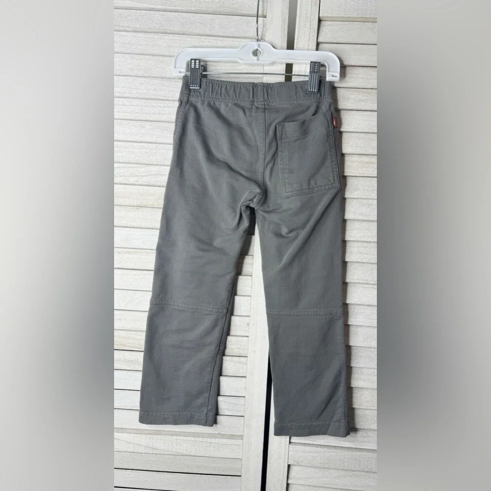 Tea Brand Gray Cargo Casual Pant. Great Condition. Size 4. Elastic Waist. Size 5